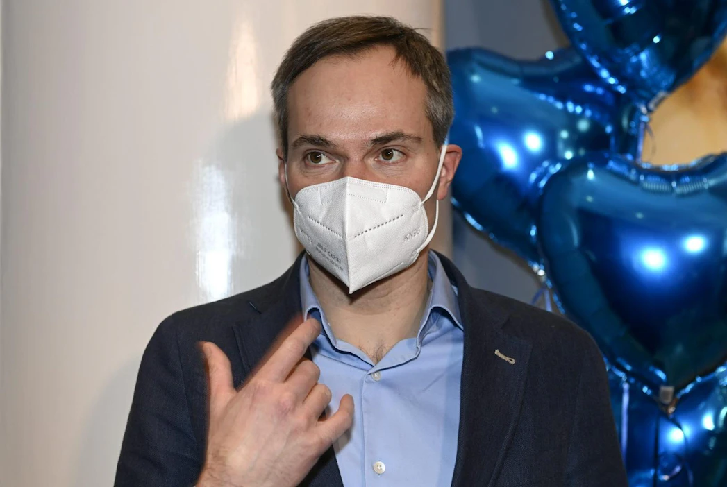 Yhteistä välikysymystä ei syntynyt, kertoo kokoomuksen eduskuntaryhmän puheenjohtaja Kai Mykkänen. LEHTIKUVA / HEIKKI SAUKKOMAA