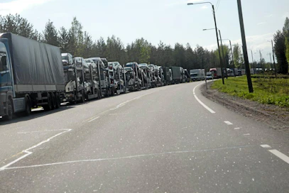 rekkajonoja matkalla venäjälle.
rekkajono