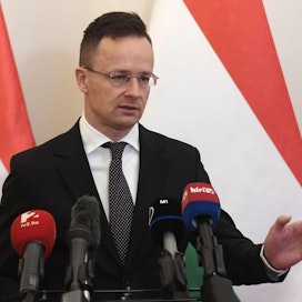 Unkarin ulkoministeri Peter Szijjarto syyttää Pohjoismaita valheiden ja valeuutisten levittämisestä.