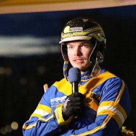 Ruotsalainen Lukas L Svedlund voitti eilen Vermossa kokelasohjastajien Euroopan mestaruuden. Hän on ohjastanut urallaan lähes 350 starttia.