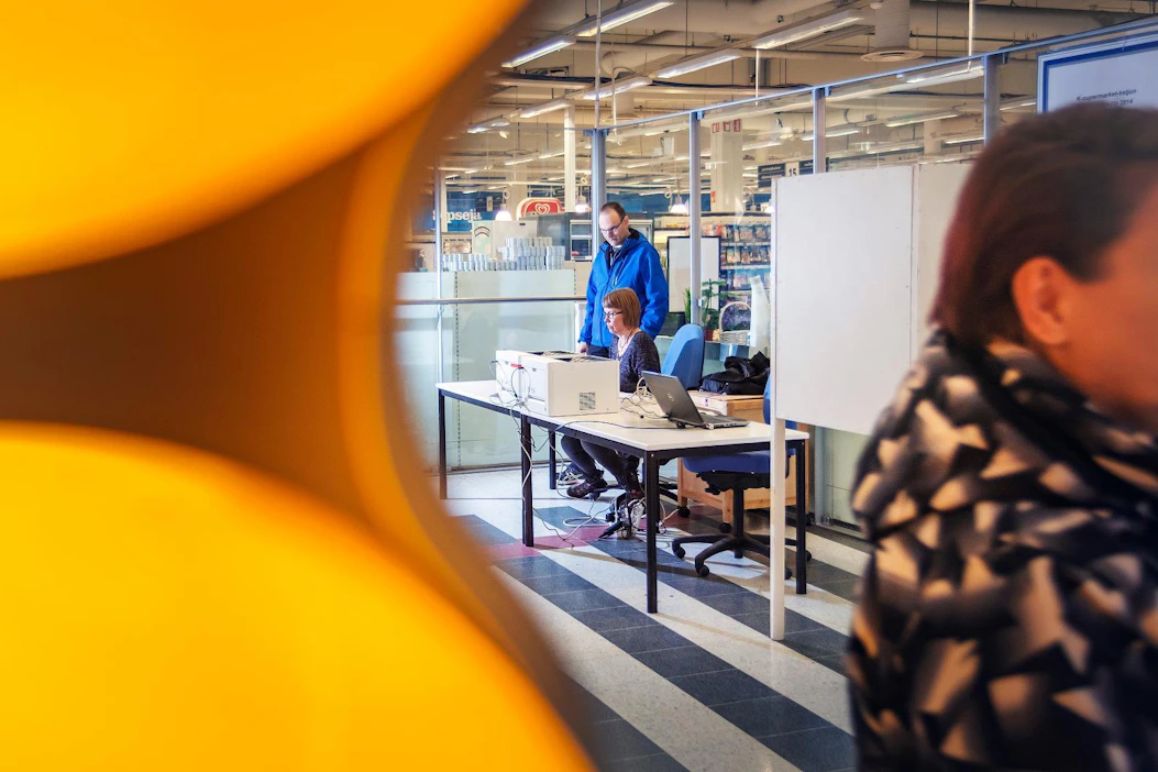 Vuoden 2019 eduskuntavaaleissa Kiteellä äänestettiin ennakkoon paikallisen K-marketin aulassa.