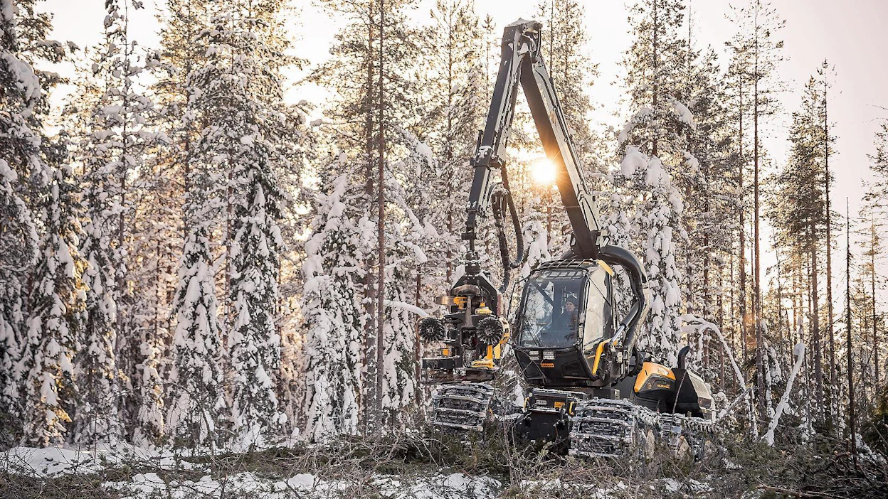 Ponsse Scorpion -harvesterin ensimmäisen version esittelystä on kahdeksan vuotta. Uudistuksessa perusidea ja -rakenne pysyvät ennallaan, mutta kuljettajan työympäristö ja hallintajärjestelmä päivittyvät uuteen aikaan.