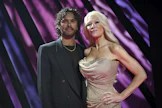 Pete Parkkonen (vas.) ja Linda Lampenius (oik.) kisaavat UMK:n voitosta. LEHTIKUVA / Emmi Korhonen. 