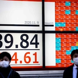 Tokion Nikkei 225 -indeksi päätyi korkeimmilleen 29 vuoteen. Lehtikuva/AFP