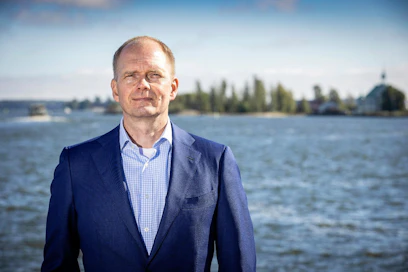 Mikko Käkelä haluaa ETL:lle aktiivisempaa roolia keskustelijana alkutuotannon, kaupan ja horeca-alan suuntaan ja toivoo parempaa näkyvyyttä kotimaiselle ruuantuotannolle. ”Ihmiset pitävät itsestäänselvyytenä, että ruokaa ja juomaa on pöydässä. Minusta ei ole oikein pystytty avaamaan sitä, mitä kaikkea se vaatii.”