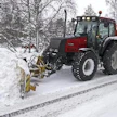 Palapintarenkaat sopivat hyvin talviajoon. Nastoitettujen renkaiden pito on täysin riittävä kunnallisteknisissä tehtävissä.