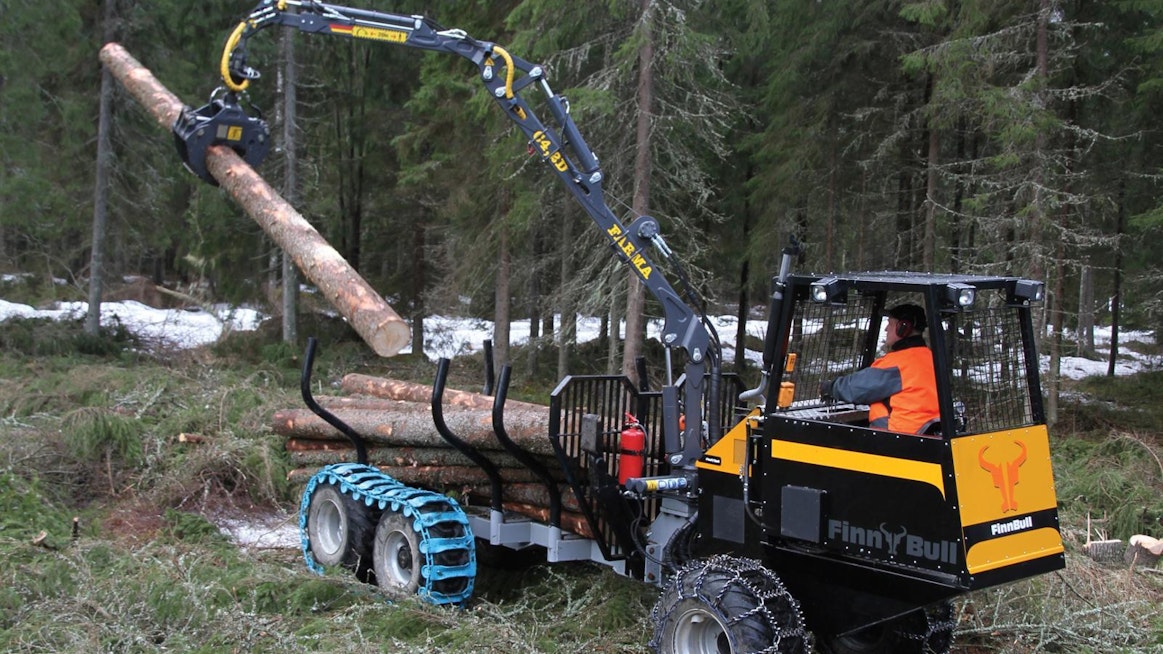 Kuin pienoismalli 70-luvun alun Teli-Lokkerista, voisi todeta FinnBull-kuormatraktorista.