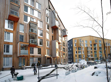 Jyväskylän Puukuokan kerrostaloasunnot menivät nopeasti kaupaksi. Kolmannestakaan talosta ei ole enää montaa asuntoa vapaana.