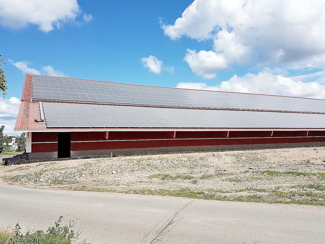 Farmimuna Oy vierailukohteessa on nähtävillä 270 kilowatin tehoinen aurinkovoimala, jossa noin tuhat aurinkopaneelia on asennettu tuotevaraston katolle kahden tuhannen neliön alalle.