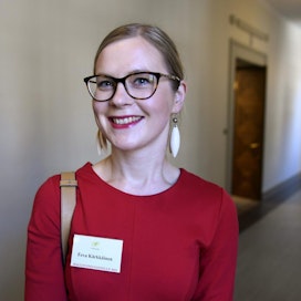 Eeva Kärkkäinen (kuvassa) toimii puoluetta johtavan tiede- ja kulttuuriministeri Annika Saarikon erityisavustajana. LEHTIKUVA / Martti Kainulainen