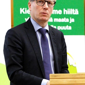 Maatalous- ja ympäristöministeri Kimmo Tiilikainen kuunteli tiiviisti MTK:n valtuuskunnan kritiikin ja huolenaiheet keskiviikkona.