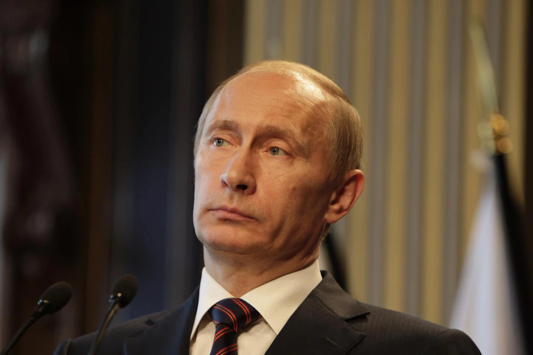 Vladimir Putin järjestelee jälleen valtasuhteita tavalla, jonka ennakoidaan tähtäävän hänen oman valta-asemansa vahvistumiseen vuodesta 2024 eteenpäin.