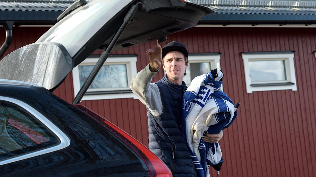 Daniel Wäjersten on nuoremman polven ruotsalainen ravivalmentaja. Hänellä on treenilistallaan noin 70 hevosta, ja kokonaismäärä lähentelee 100 hevosta.