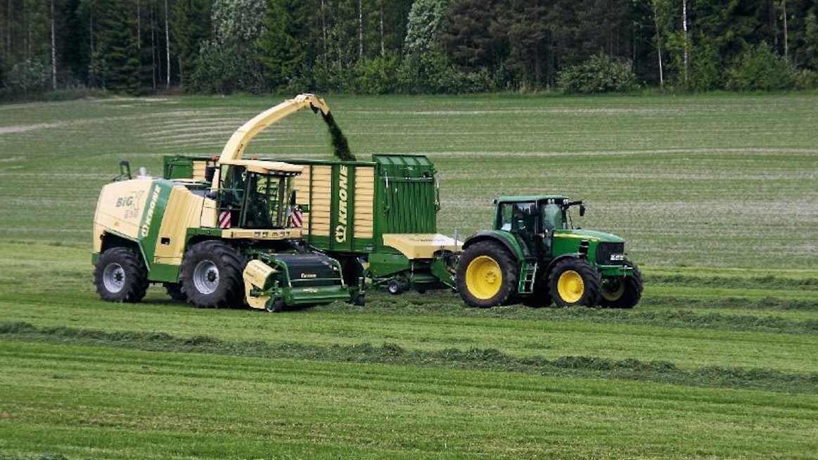 Kronen yhdellä moottorilla varustettu Big X 650 -ajosilppuri ja rehuvaunu Nurmi 2009 tapahtumassa Saarijärvellä.