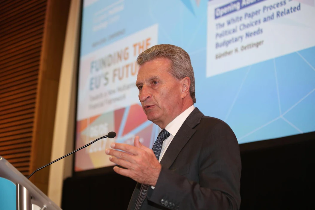 Budjetista vastaava komissaari Günther Oettinger haluaa kestävän maatalousbudjetin leikkauspaineista huolimatta.
