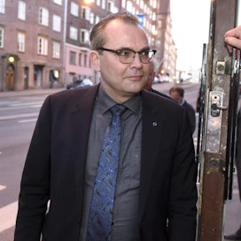 Nimekkäimpien putoavien sinisten joukossa on muun muassa puolustusministeri Jussi Niinistö, LEHTIKUVA / HEIKKI SAUKKOMAA