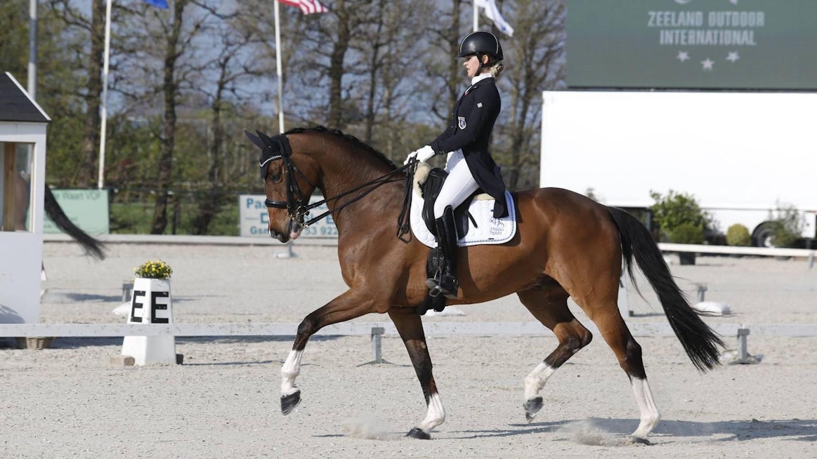 Janni Martikaisella saattaa hyvin pian olla uusi kilpakumppani. Kuvassa Janni ja Cornando Hollannissa CDI3*-kilpailuissa vuonna 2017.
