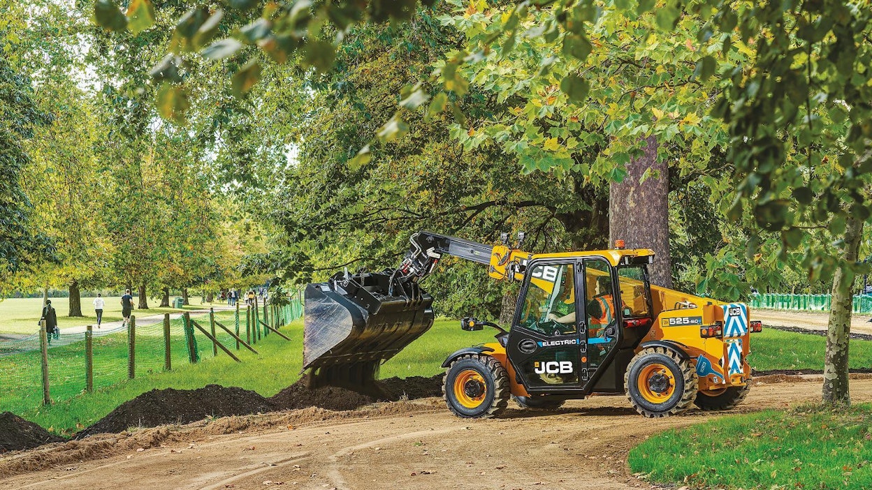 JCB kertoo akkukurottajan soveltuvan todella monille kohderyhmille. Kasvava käyttäjäkunta on ammattimaiset viherrakentajat kiinteistöhuoltajat, jotka työskentelevät esim. golfkentillä.