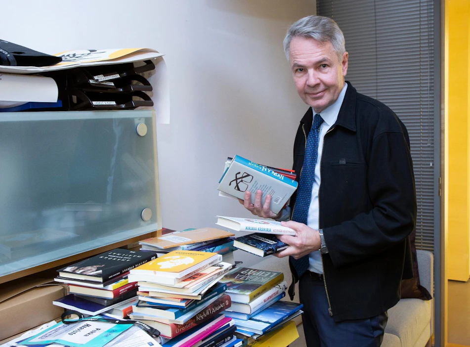 Vihreiden puheenjohtaja Pekka Haavisto on ollut kasvissyöjä seitsemänvuotiaasta asti, joten hän ei osaa keskustella pihvien paremmuudesta.