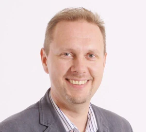 Seinäjoen Ravikeskuksen toiminnanjohtaja Jyri Saranpäällä on suomenhevosten taustavoimille hyviä uutisia: Palkinnot nousevat loppuvuoden aikana laajalla rintamalla.