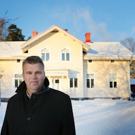 Koulun johtaja Patrik Karlsson kertoo, ettei paniikkia ole syntynyt.