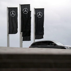 Daimler paljasti ensimmäisenä autofirmojen salaisen yhteistyön kilpailuviranomaisille.