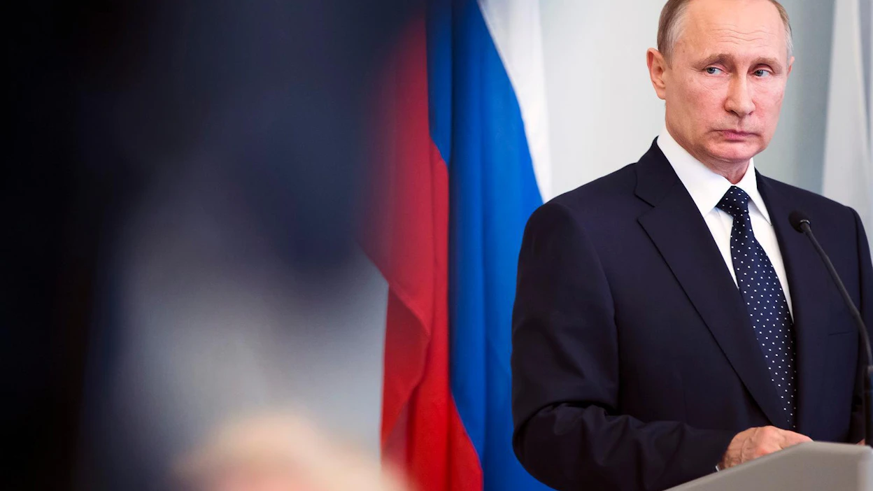Venäjän presidentti Vladimir Putin ponnistaa viimeiselle kuuden vuoden presidenttikaudelleen, kirjoittaa Jarmo Mäkelä.