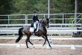 Kauden ensimmäinen kansallinen kilpailu Ypäjällä uudella hevosella Sir Fashionilla toi Anna von Wendtille kaksi luokkavoittoa.