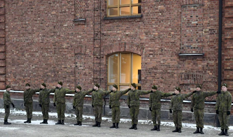 Osa alokkaista keskeyttää asepalveluksensa sen ensiviikkoina terveyssyistä, vaikka ennen palveluksen alkua heitä on pidetty terveinä, kertoo uusi väitöstutkimus. LEHTIKUVA / VESA MOILANEN