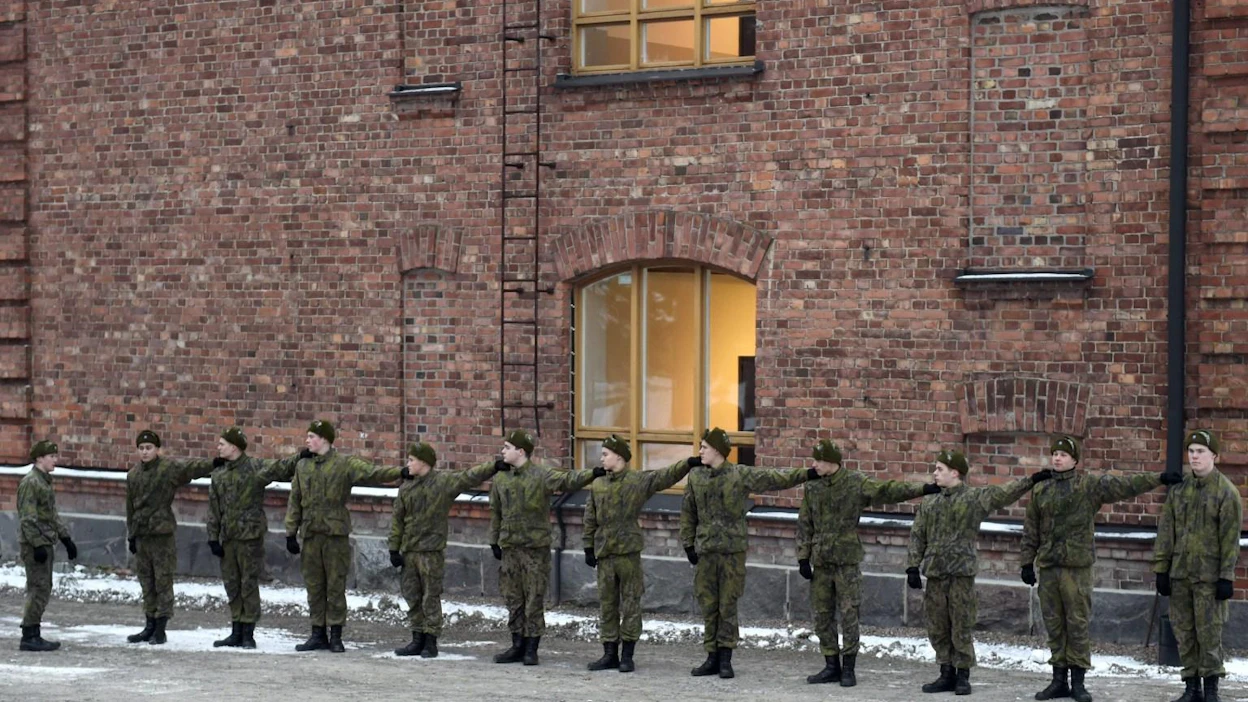 Osa alokkaista keskeyttää asepalveluksensa sen ensiviikkoina terveyssyistä, vaikka ennen palveluksen alkua heitä on pidetty terveinä, kertoo uusi väitöstutkimus. LEHTIKUVA / VESA MOILANEN