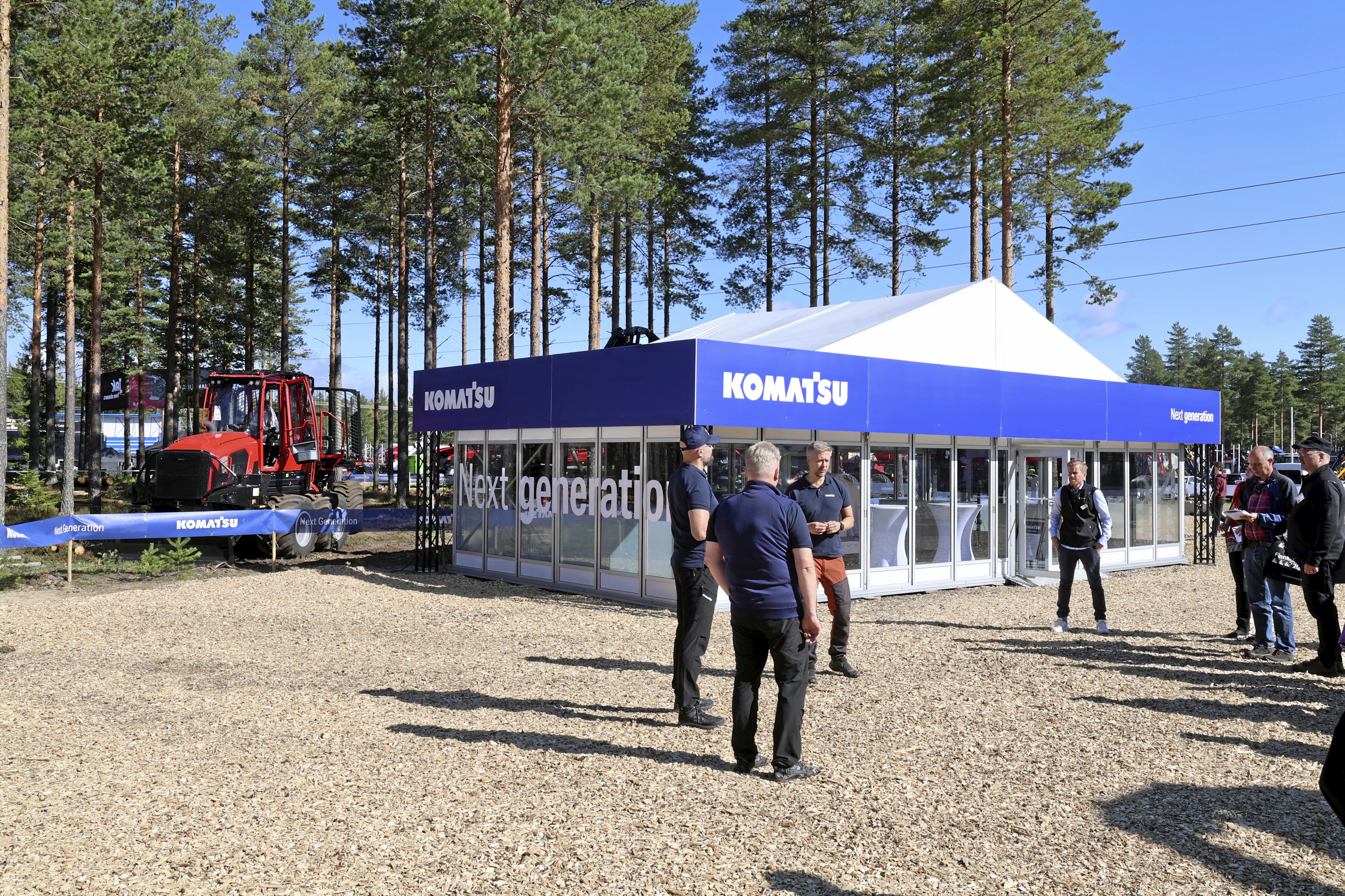 Finnmetko-näyttelyn kansainvälisestä merkityksestä kertoo, että esimerkiksi Komatsu ensiesittelee uuden Next Generation -metsäkonemallistonsa Suomessa. Paikalla on myös 11 edustajaa Uumajan pääkonttorilta.