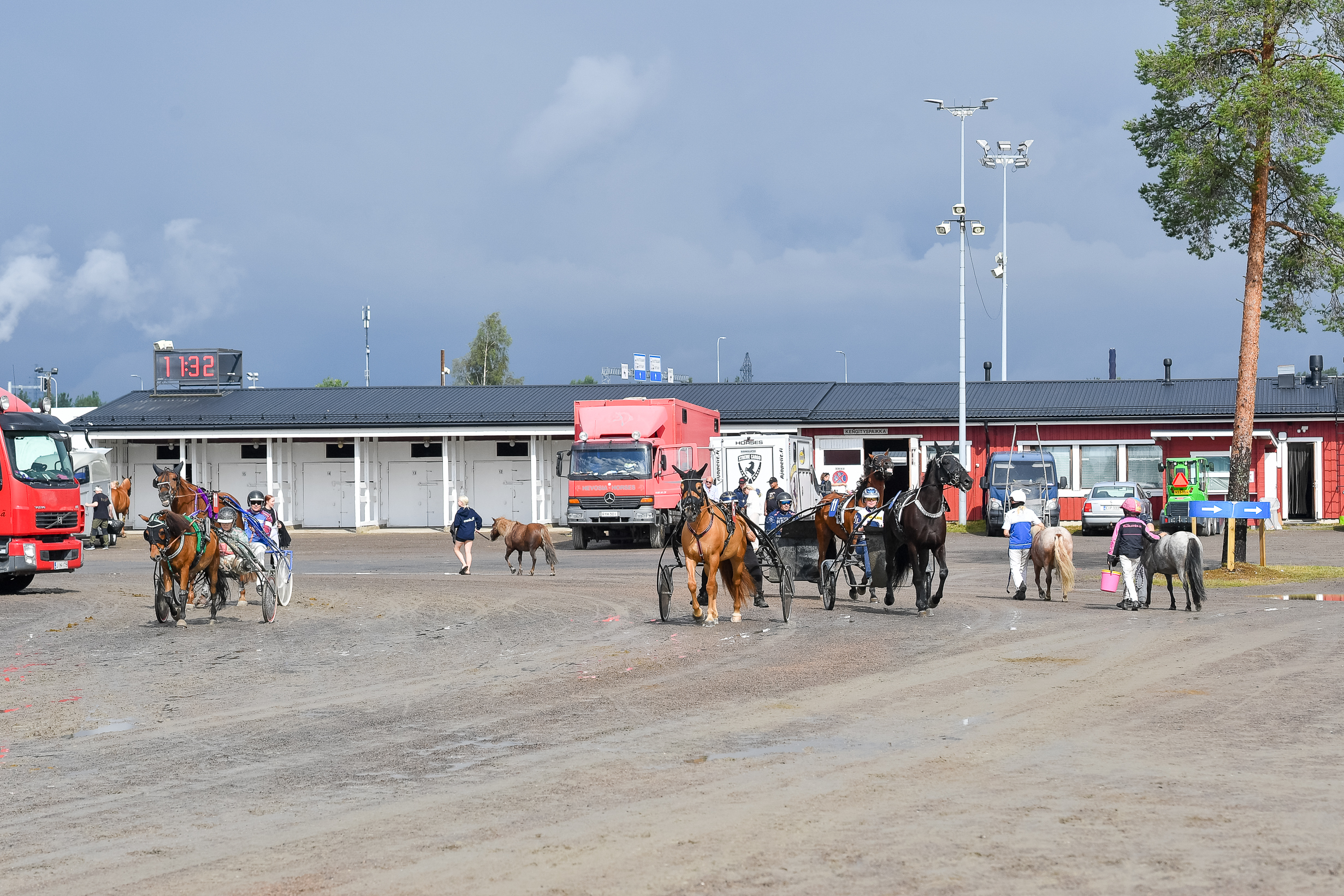 Ravit tarvitsevat hevosia ja hevoset tarvisevat kilpailumahdollisuuksia. Kysynnän ja tarjonnan tulisi kohdata.