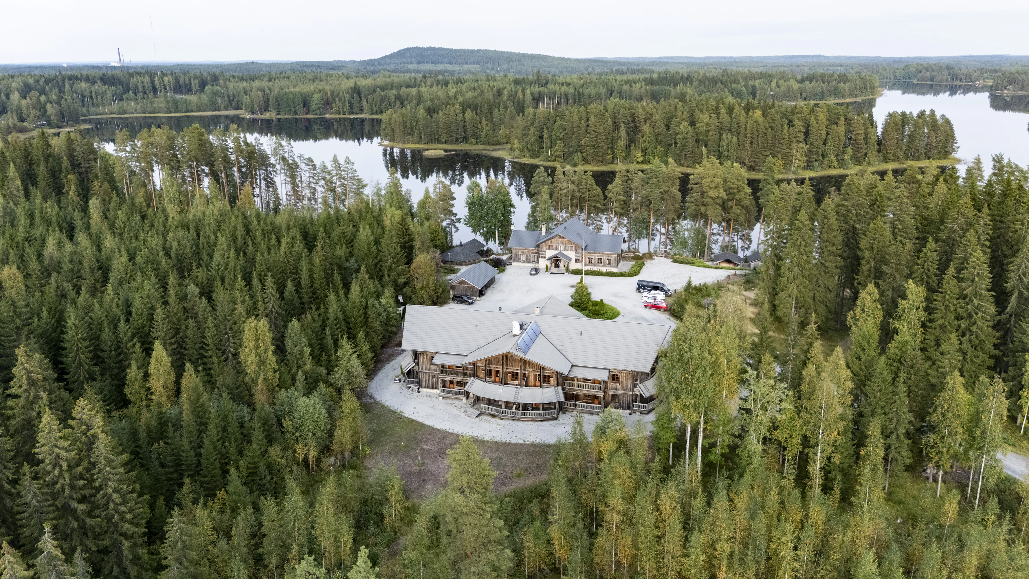 Koivulahden Rapukartanon luonnonläheisyys on saanut monet vieraat ihmettelemään, miten Pirkanmaalla voi näyttää ja tuntua siltä, kuin olisi Lapissa. Rapukartanon yrittäjä Pasi Heinonen patistaa suomalaisia maaseudun yrittäjiä hyödyntämään Suomen upeaa luontoa, joka on maailman mittakaavassa ainutlaatuista.