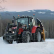 Norjalaisen kollegamme Magnus Sørlien ykköstraktorina on Massey Ferguson 6465 Dyna-6 vuodelta 2006. Viljatilan töiden lisäksi traktorilla harjoitetaan lumiurakointia talvisin.