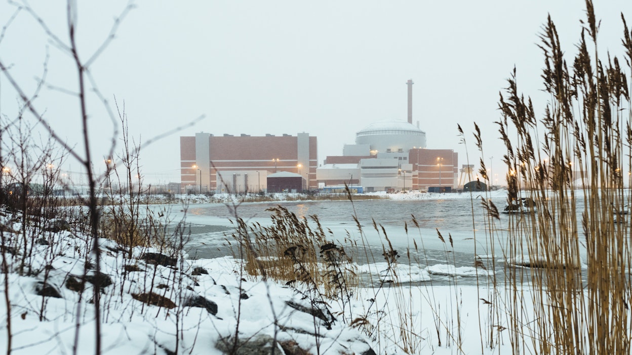 Olkiluodon kolmas ydinreaktori kuuluu maailman suurimpiin. Eniten sähköä siitä on luvassa metsäyhtiö UPM:lle, joka on Fortumin jälkeen Suomen suurin ydinvoiman omistaja. Kuva on otettu tammikuun 10. päivä.