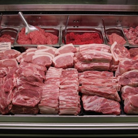 Venäläisen sianlihan on pakko halventua, jotta se pystyy kilpailemaan Brasiliasta vyöryvän lihan kanssa, arvioi venäläinen tutkimuslaitos.