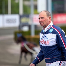 Reijo Liljendahlin valmennettavat ovat juosseet Svensk Travsportin tilastojen mukaan tällä kaudella 219 starttia, joista voittoja on kertynyt 36, kakkossijoja 30 ja kolmosia 30. Rahaa hevoset ovat tienanneet omistajilleen 6,4 miljoonaa kruunua.