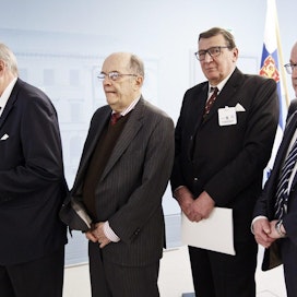 Seppo Tiitisen (vas) työryhmään kuuluivat myös entinen oikeusasiamies Jacob Söderman, valtiopäiväneuvos Raimo Vistbacka sekä kansanedustaja Tapani Tölli. LEHTIKUVA / RONI REKOMAA