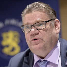 Perussuomalaisten puheenjohtaja Timo Soini kaipaa oppositiolta käyttökelpoisia ideoita.