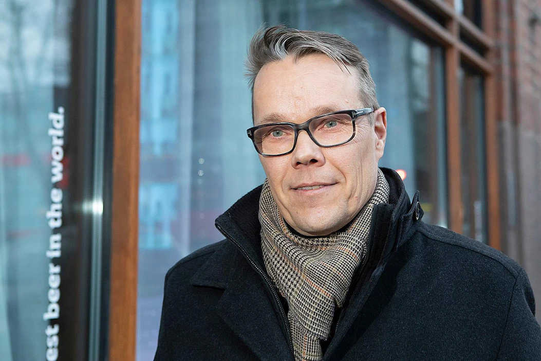 "Tuottajaomisteinen elintarviketeollisuus on Valiota lukuunottamatta hyödyntänyt erittäin heikosti 24 vuotta EU-jäsenyydessä", Timo Jaakkola suomii. Maatalouspolitiikalla turvataan yhä omavaraisuutta ja tuotetaan teollisuudelle halpaa raaka-ainetta, vaikka rajat ovat auki ja kauppa toimii yhteismarkkinoilla. ”Maatalouden kannattavuuden parantamiseen on vain yksi tie: asiat on tehtävä paremmin, niin tilatasolla kuin koko viljelijöitä palvelevassa ketjussa.”