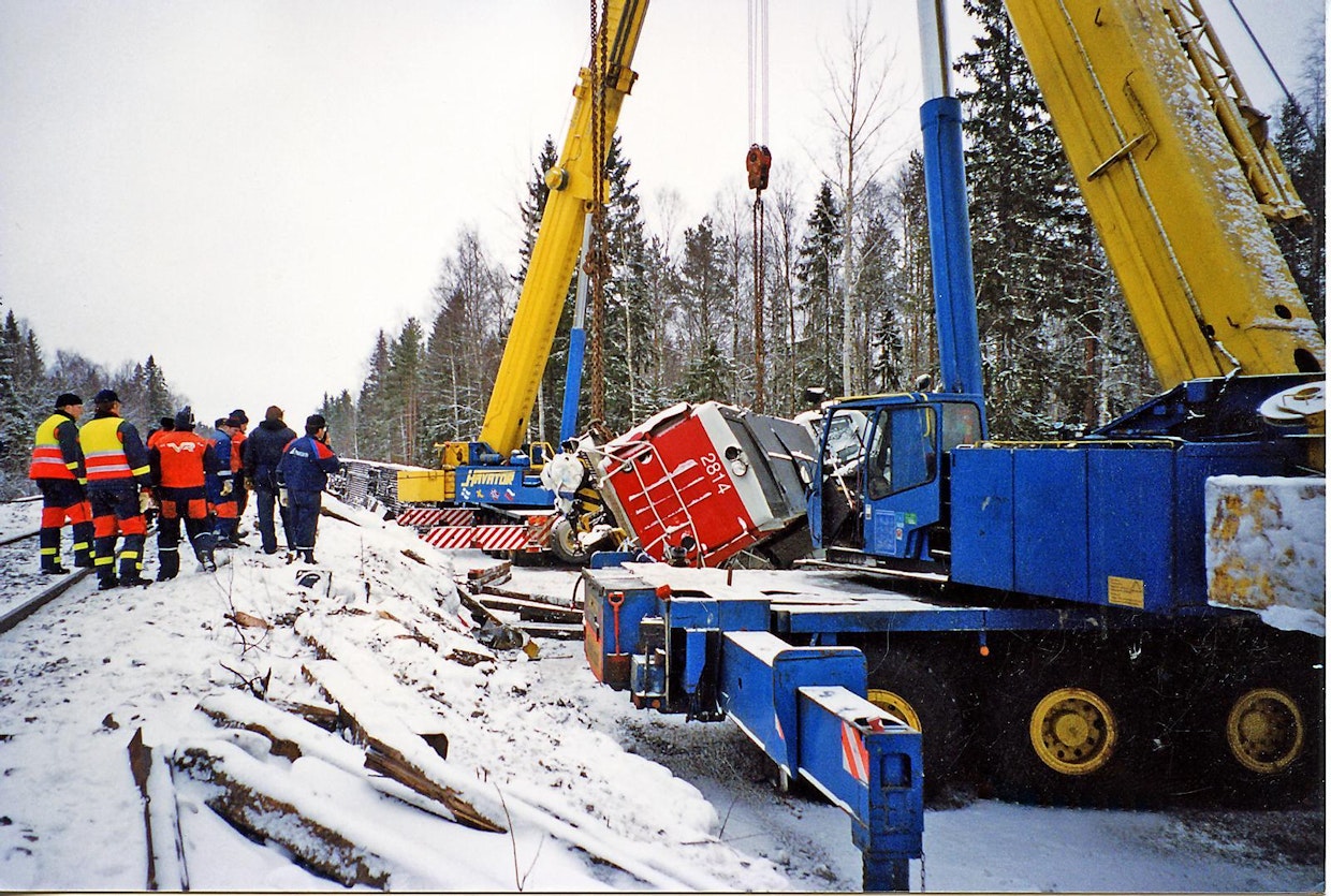 Nosto onnistui hyvin, mutta veturi oli saanut niin paljon vaurioita suistumisessa, että se päätettiin myöhemmin hylätä.