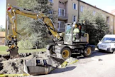Yanmar B110W:n työpaino on noin 11 tonnia.