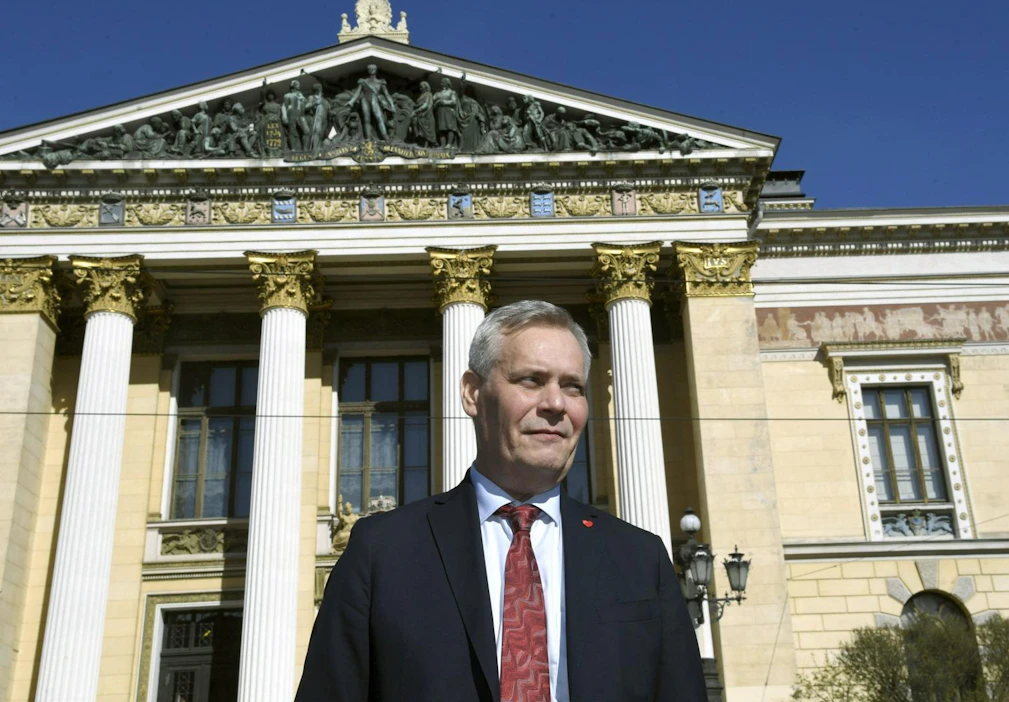 SDP:n Antti Rinne arvioi eilen illansuussa hallitusneuvottelujen lähteneen kulkemaan suunnitellun mukaisesti.