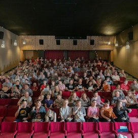 &quot;Kun puhutaan varsinaisen taiteen ja vakavan keskustelun ympärillä toimivasta elokuvakulttuurista, se pöhinä on Suomessa hyvin vaatimatonta&quot;, Sodankylän elokuvajuhlien taiteellinen johtaja Timo Salmi kertoo. Kuva kesän 2019 elokuvajuhlilta.
