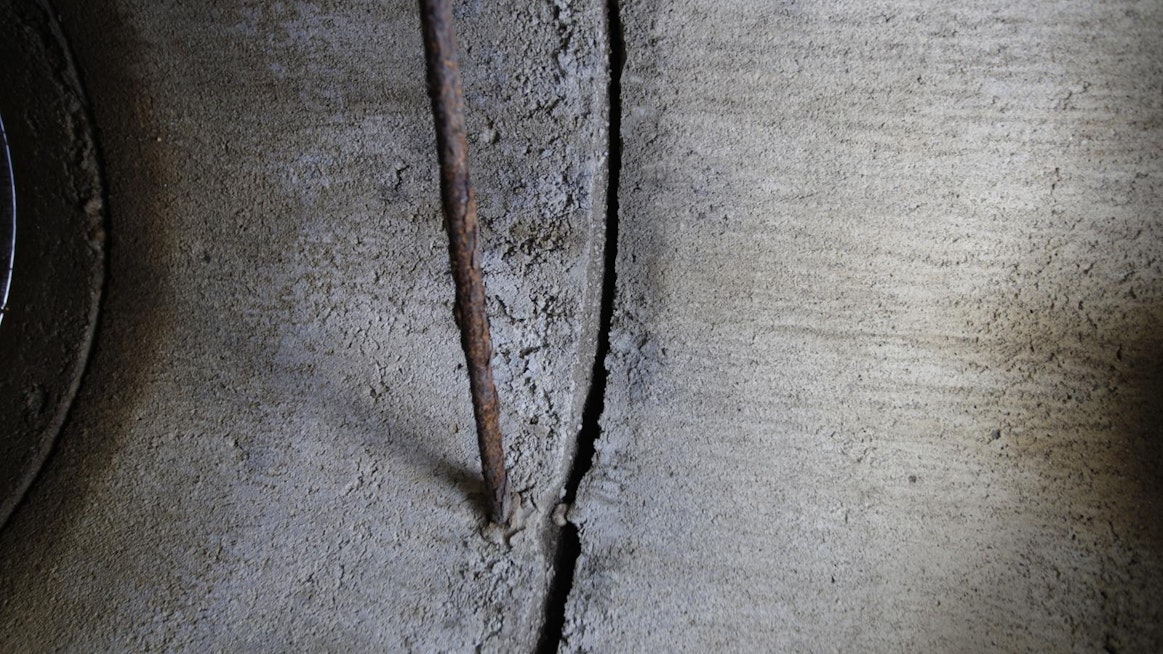 Jos routa on liikuttanut kaivonrenkaita, kaivoon on voinut päästä likaista pintavettä.