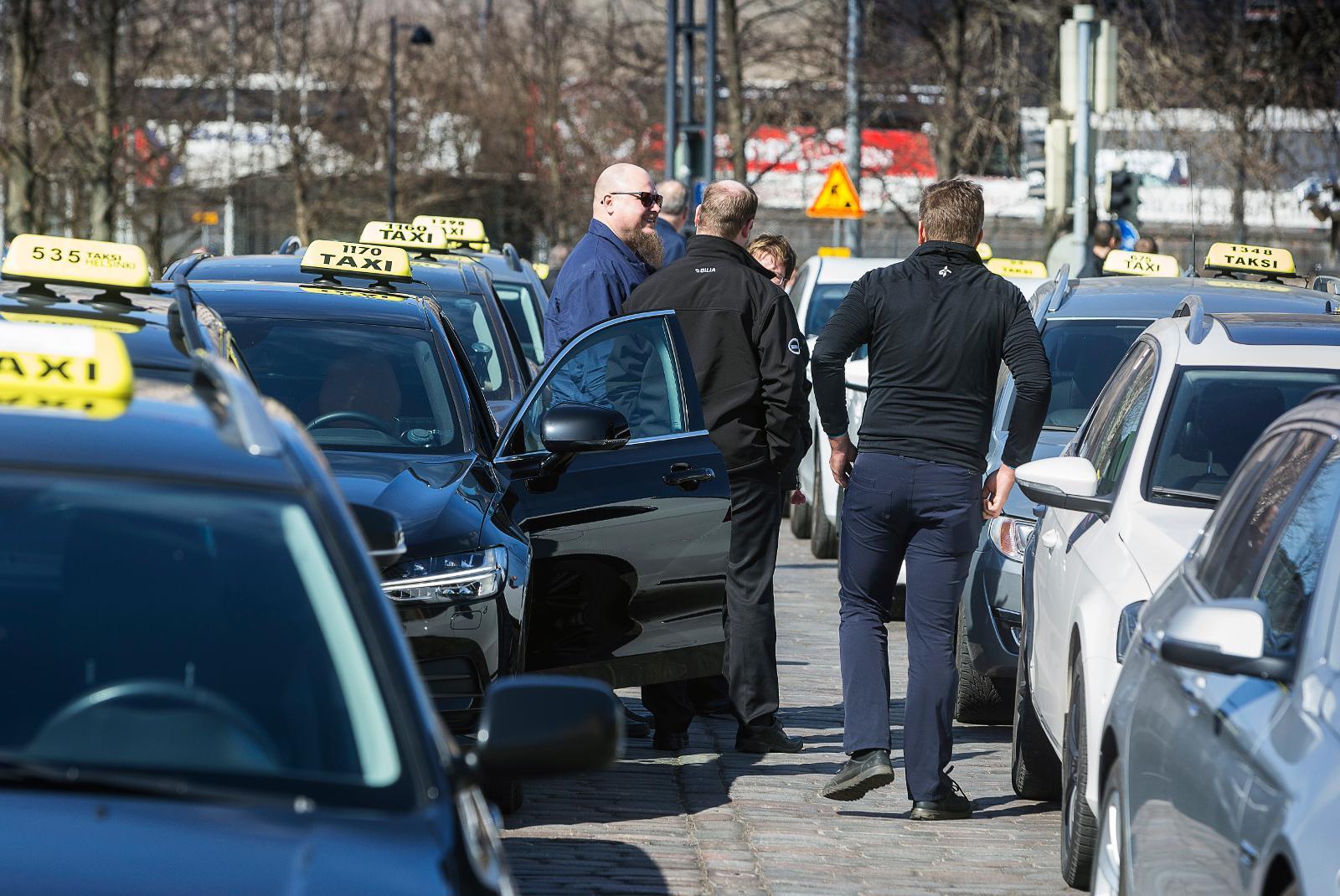 Korona Huolettaa Taksialaa: "Koulukuljetukset Muodostavat Monelle ...