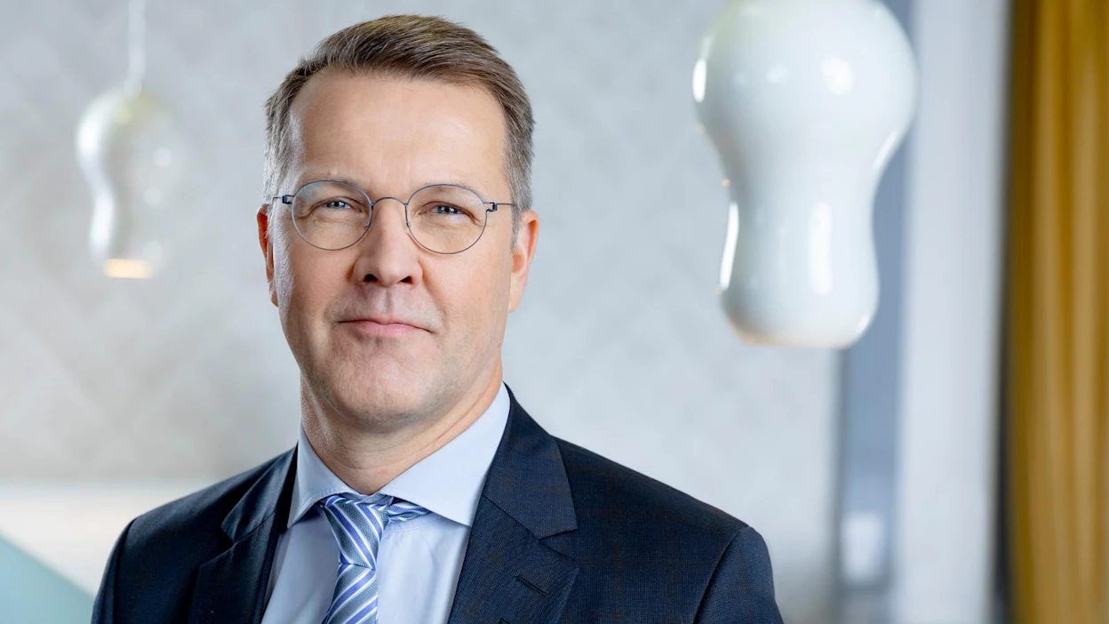 Altian toimitusjohtaja Pekka Tennilä on yhdistyneen yhtiön Anoran toimitusjohtaja.