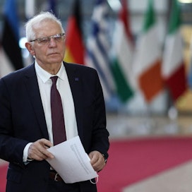 Borrell sanoi suoraan nostavansa pöydälle pakotteet, joista ministerit voivat päättää, jos Venäjä tunnustaa separatistialueiden itsenäisyyden. LEHTIKUVA/AFP