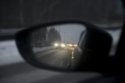 Tänä vuonna pääsiäisliikennettä saattaa viime vuosiin verrattuna hieman hillitä talvisena pysynyt sää. LEHTIKUVA / Heikki Saukkomaa