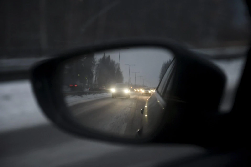 Tänä vuonna pääsiäisliikennettä saattaa viime vuosiin verrattuna hieman hillitä talvisena pysynyt sää. LEHTIKUVA / Heikki Saukkomaa